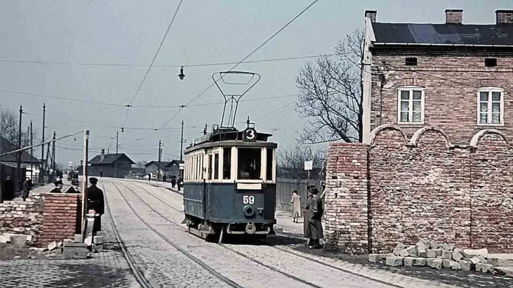 Walking The Krakow Ghetto Walls The Footsteps Of History Lonely Poland   Tramways And Ghettos End 1024x576 